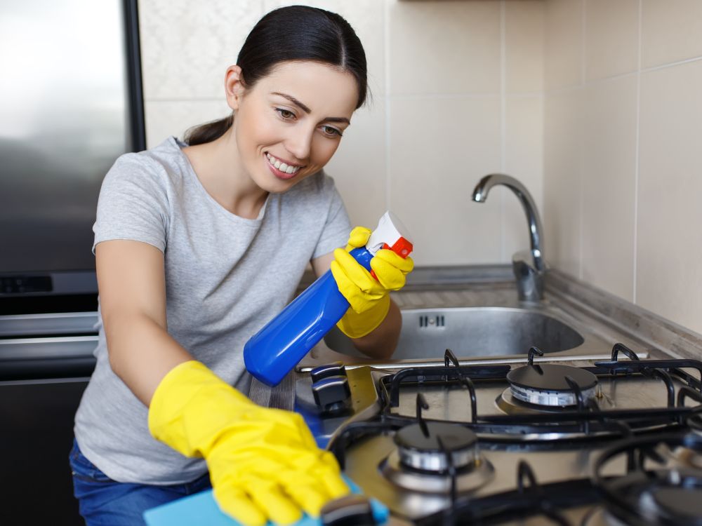 Receita INCRÍVEL de desengordurante caseiro: Confira!